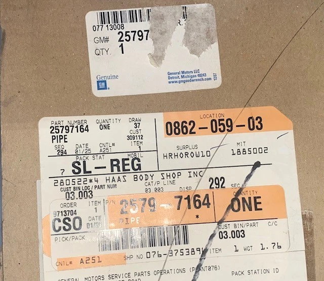 Cuello de llenado de tanque de combustible GM 2004-2008 genuino, pieza nueva OEM, número de pieza 25797164 Foto 3 de 4