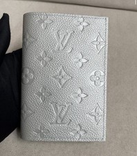 Louis Vuitton Silver Leather Passport and Wallet Organizer Unisex with Sleeves