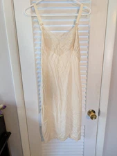 Vintage Wonder Maid Noncling Full Slip Dress Size 36 Euc Odor Ivory 