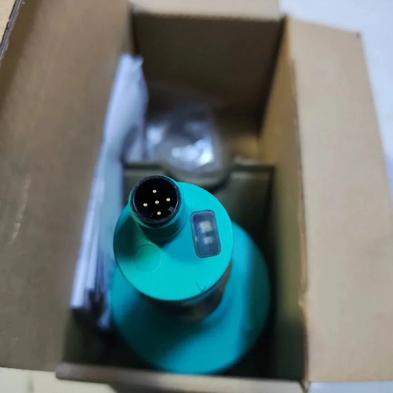 Pepperl+Fuchs UB6000-30GM-E5-V15 Ultrasonic Sensor Brand NEW - Image 3 of 3