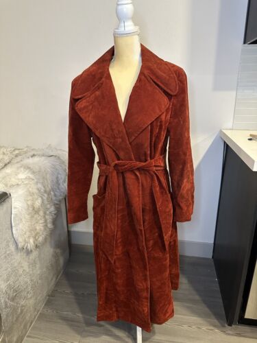 velvet burgundy  Belted trenchcoat women’s 70s Size medium - Picture 1 of 9