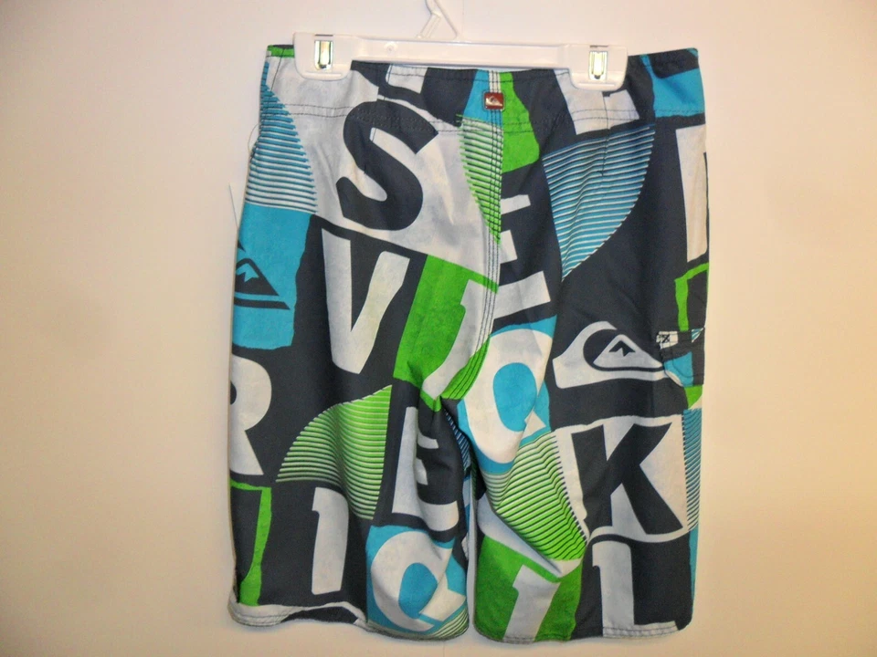 Boardshorts QUIKSILVER para niño DESTRUCTION - BTK6 - Talla 26 - NUEVOS CON ETIQUETAS HAZLO TUYO Foto 2 de 2