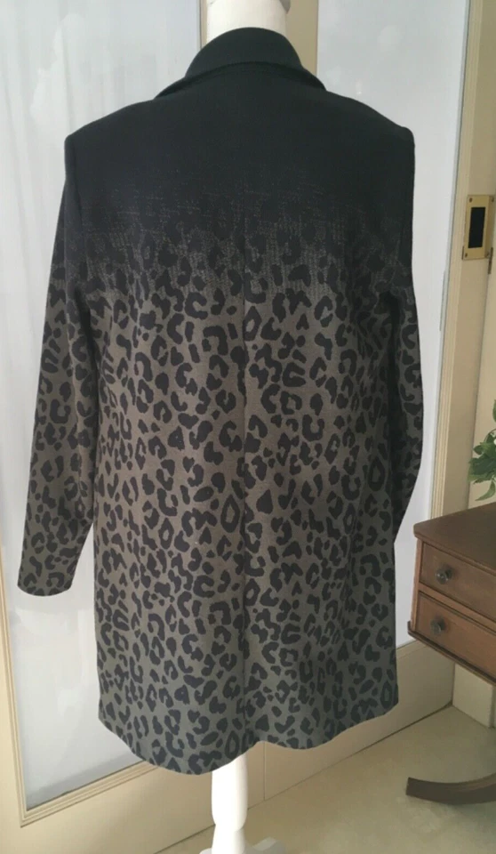 Chaqueta de punto largo tribal verde salvia camuflaje talla S Foto 4 de 4