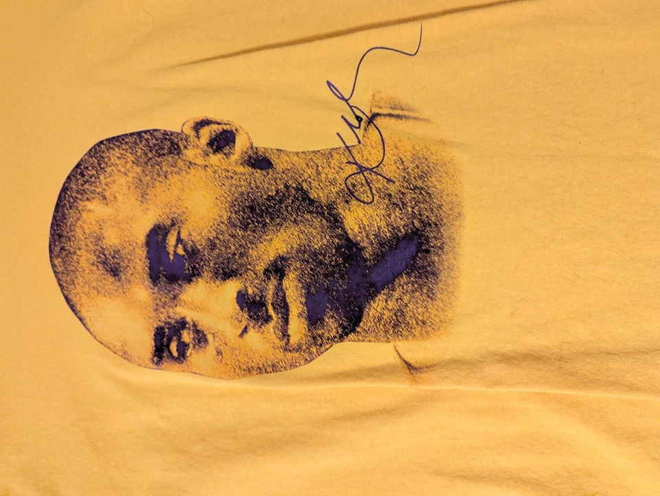 Camiseta gráfica 2006 NBA Kobe Bryant 81 Point Game LA Lakers tamanho M nunca usada - Imagem 2 de 4