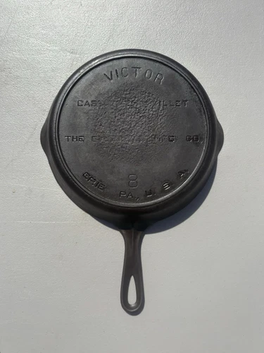 Griswold Victor #8 722C Cast Iron Skillet Frying Pan - Picture 1 of 9
