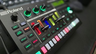Roland TR 6S AIRA Compact Rhythm Performer 6 Track Drum Machine Music Production