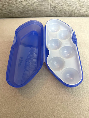 TUPPERWARE EIERMANN Eierbehälter für 6 Eier Eierbox Lunchbox Transportbox Blau