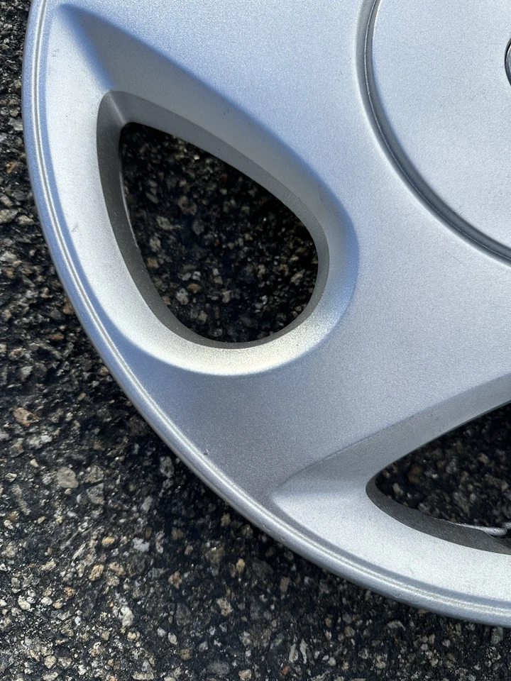 "Cubierta de rueda tapacubos Toyota Camry LE V6 1997-1999 15"" 42621-AA040 bonita". Reparación Foto 3 de 4