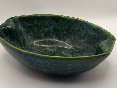 Raymor Roseville  Frog Skin Green Lug #156, MCM, Made In U.S.A.