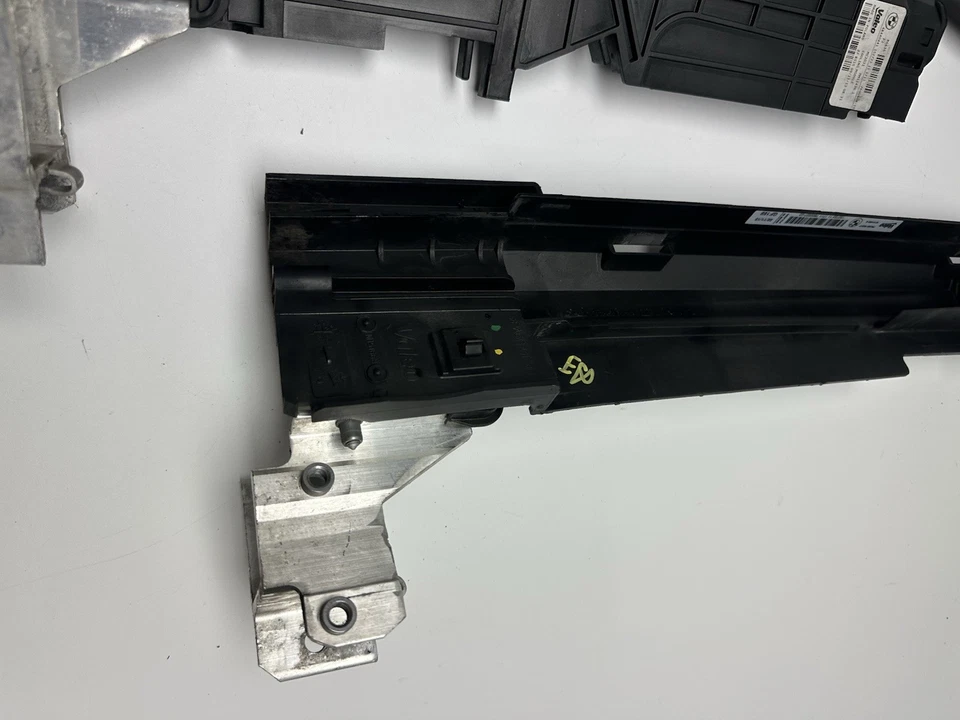 12-16 BMW 320I 328i 428I MAIN RADIATOR LEFT RIGHT UPPER FRAME MOUNT BRACKET SET - Image 4 of 4