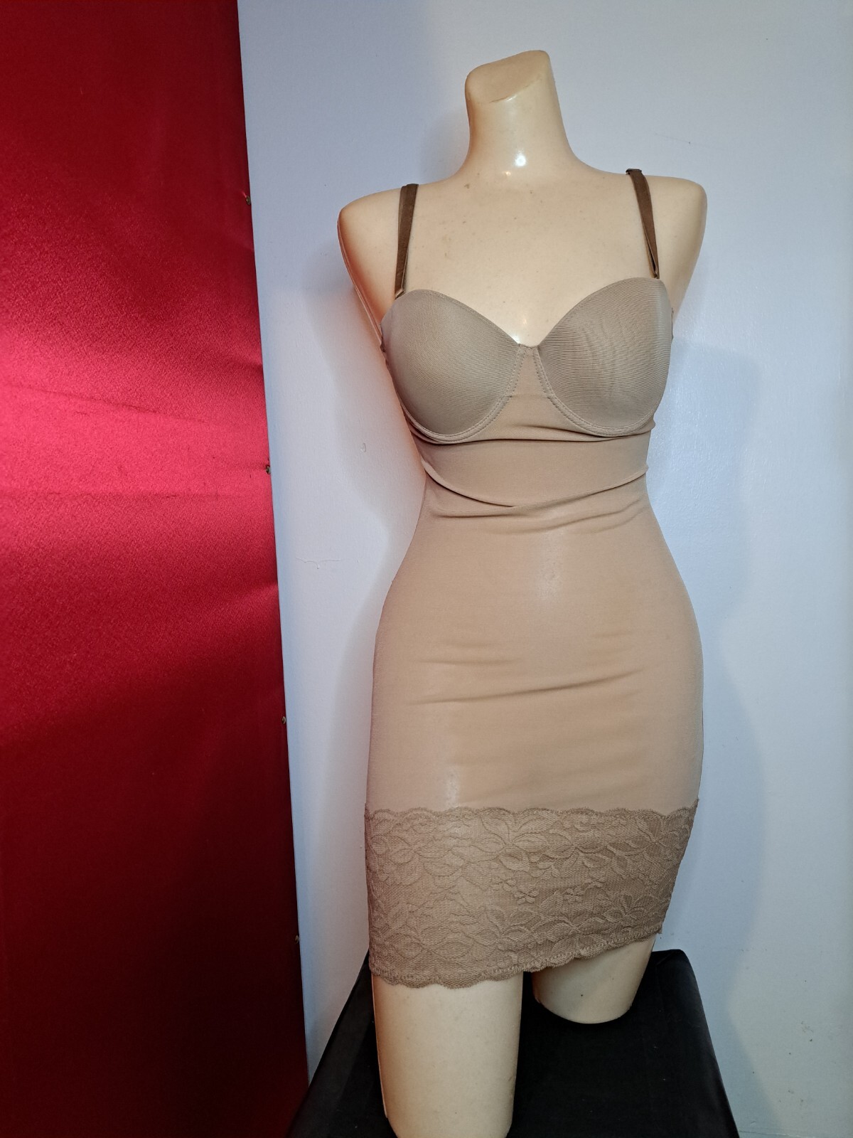 Solid Underwire Cami Shapewear Slips With lace - image 1