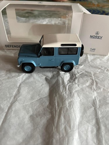 Véhicules miniatures en plastique Land Rover