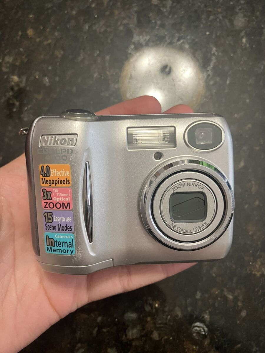 Nikon COOLPIX 4100, E4100 4.0MP Digital Camera - Silver Nikon COOLPIX 4100, E4100 4.0MP Digital Camera - Silver