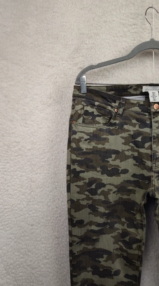 Pantalones chinos H&M para mujer 14 reen camuflados algodón B tiro medio ajustados cremallera pierna elástica Foto 2 de 4