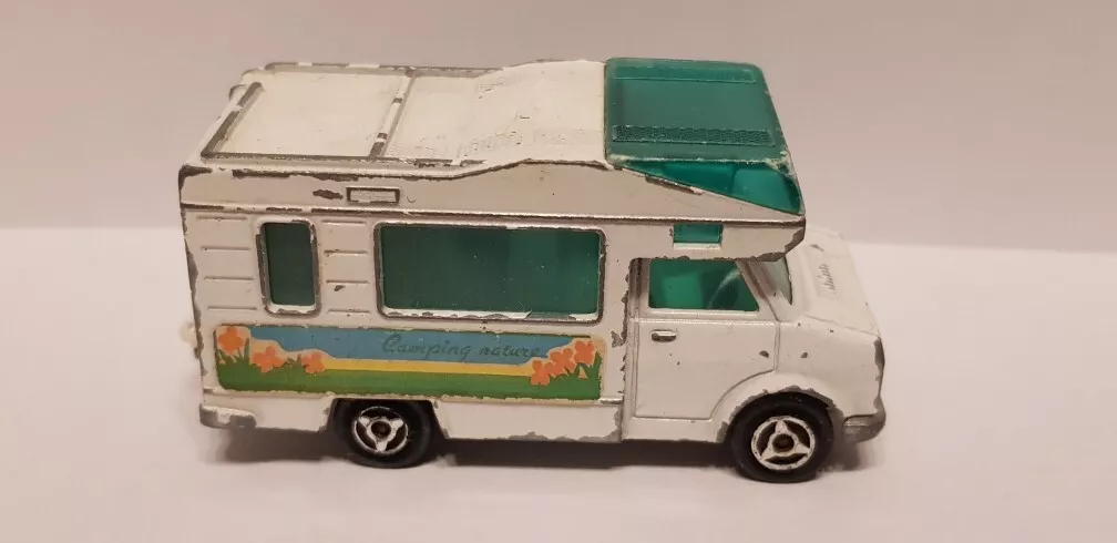 Petite voiture majorette sale