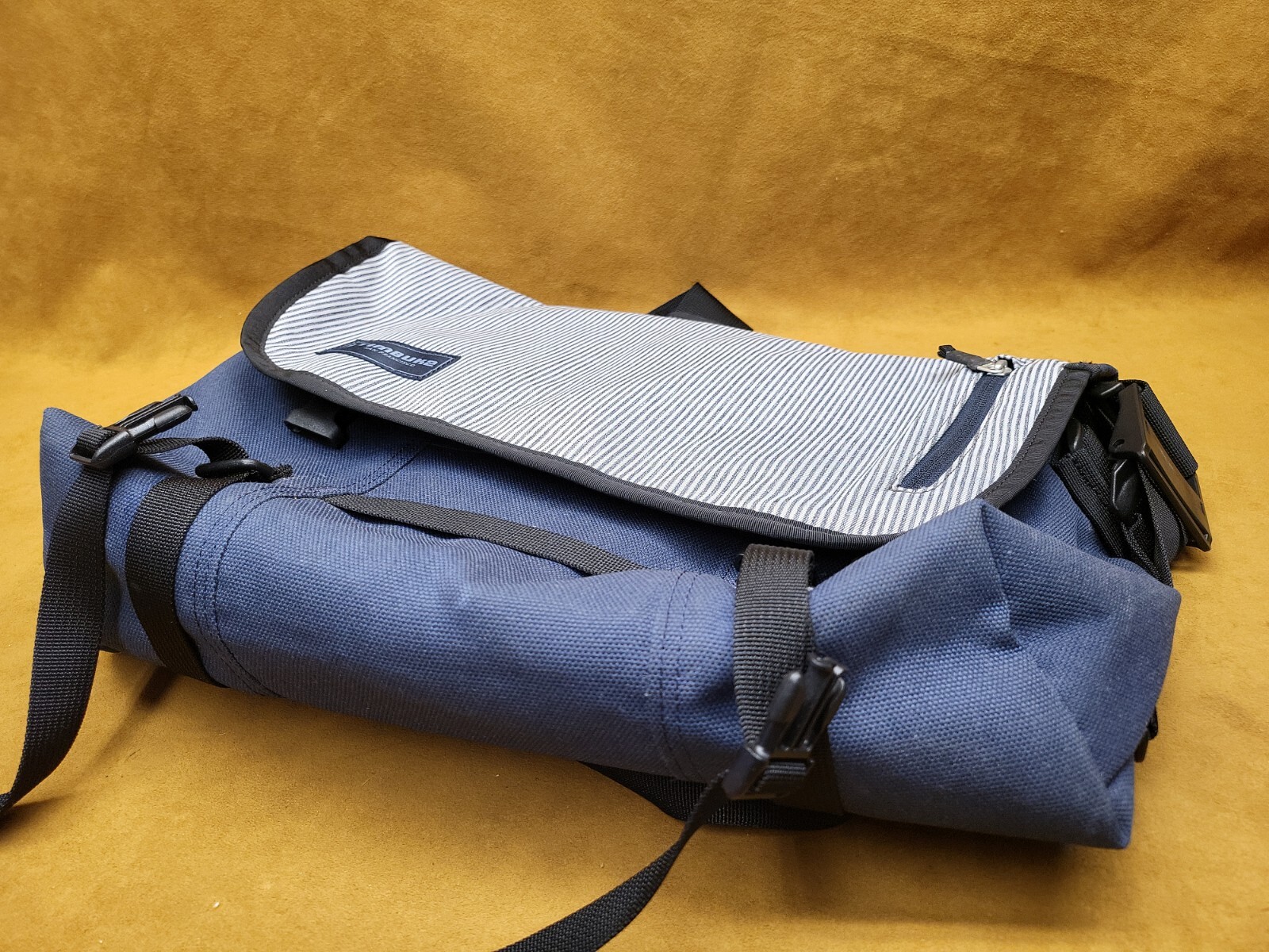 💥Timbuk2 San Francisco Mens Messenger Bag Pinstripe … Gem