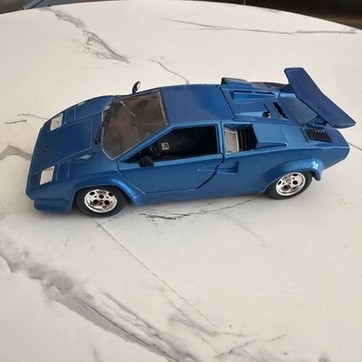 Bburago Lamborghini Countach 1988 1/24