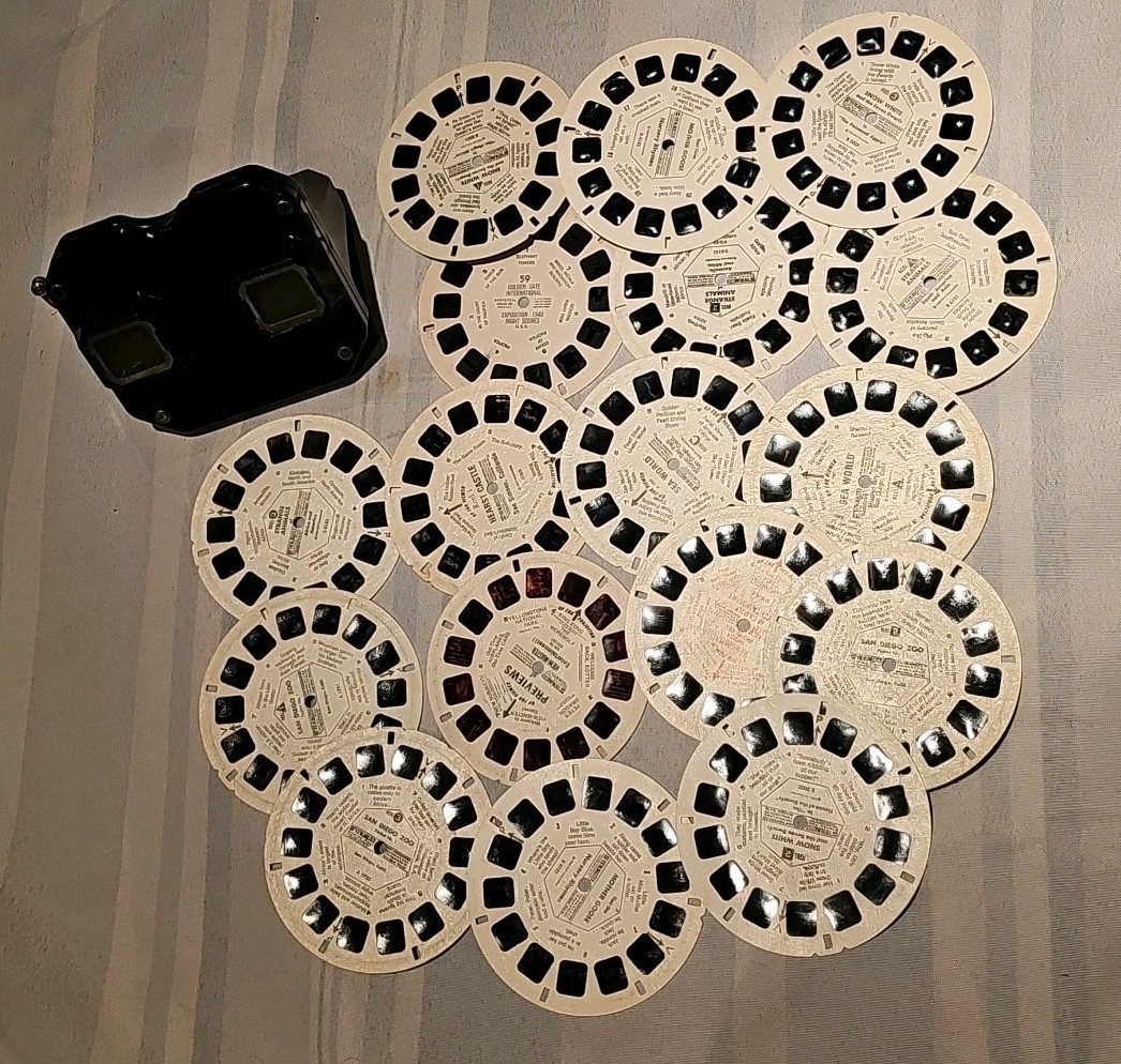 vintage view master stereoscope Original with 17 reels free