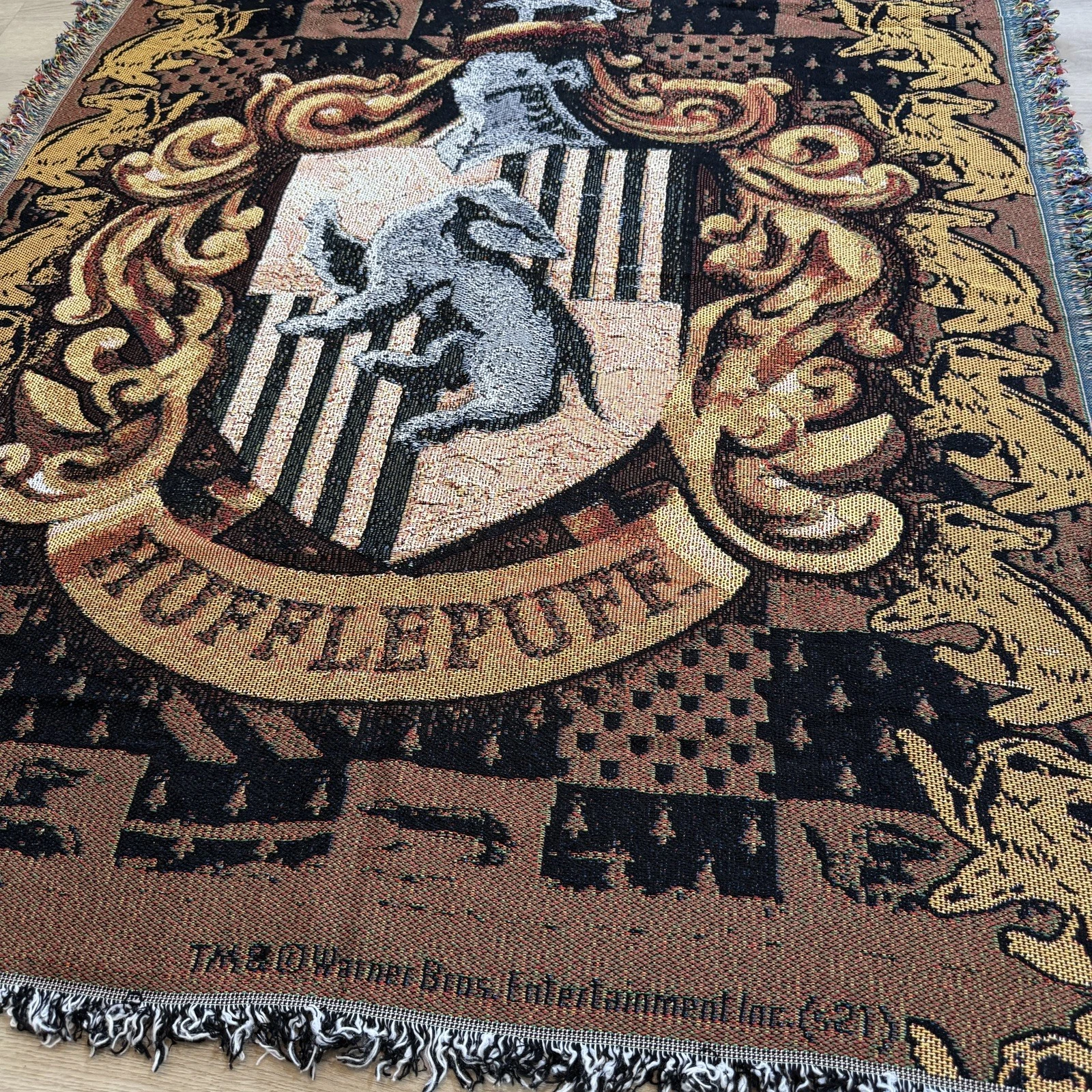 Harry Potter Woven Tapestry Throw Blanket,  Hufflepuff Crest