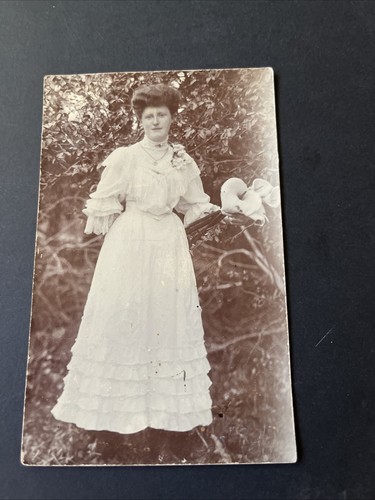 25- Vintage Photo  Postcard Of Edwardian Lady With flowers