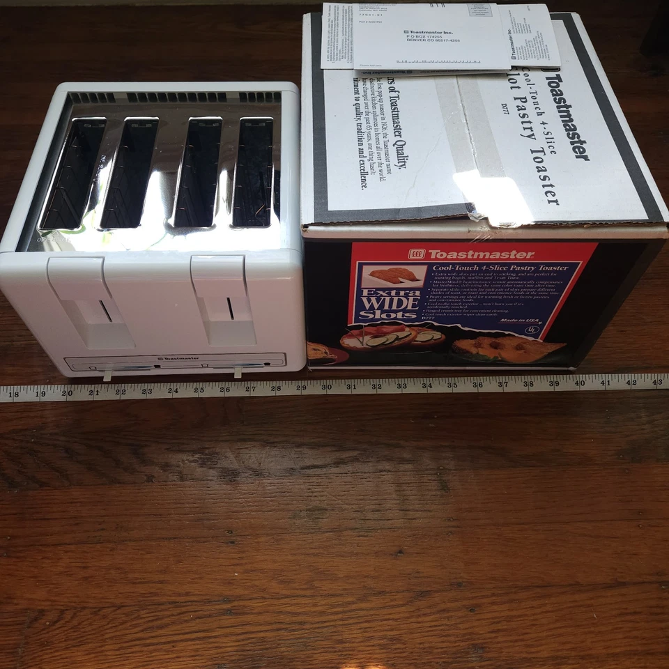 Toastmaster Vintage 4 Wide Slot Pastry Toaster Cool Touch Made in USA D777D - Image 3 of 4