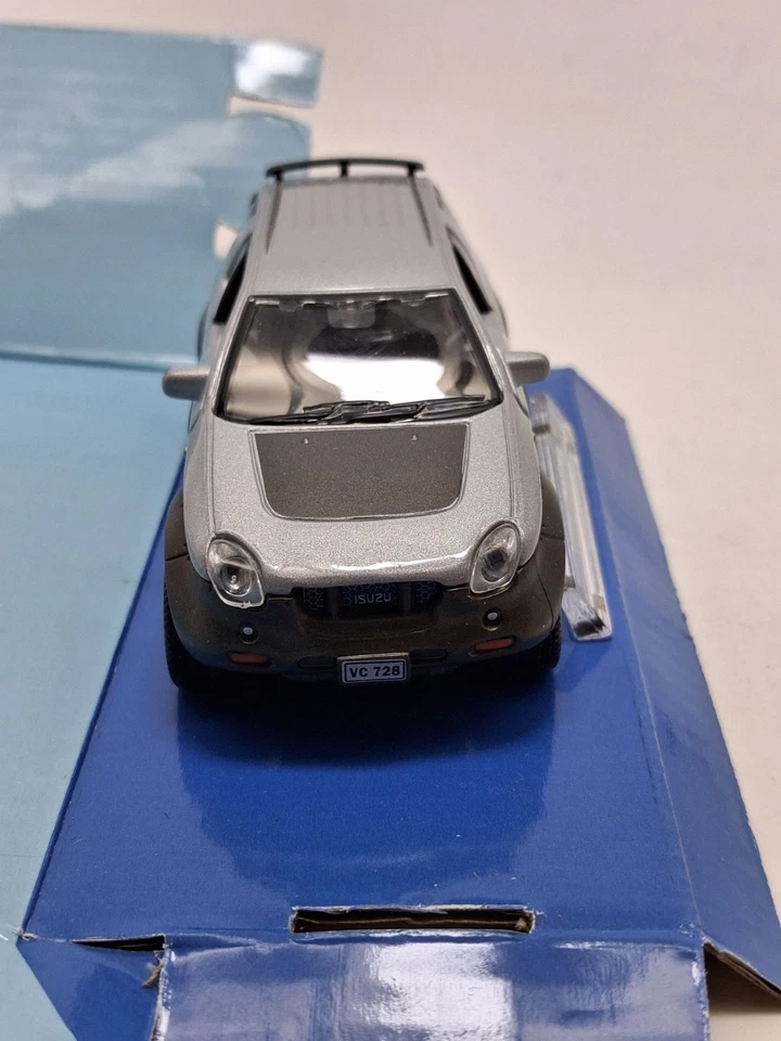 Isuzu VehiCross Cararama scala 1:43. Nuova, vintage. - Immagine 3 di 4