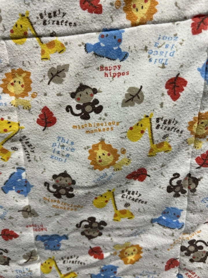 Linda colcha de bebê feita à mão aproximadamente 50” X 60” muito exclusiva - Imagem 3 de 4