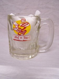 VERY NICE VNTG DOG “N” SUDS DRIVE-IN RESTAURANT ROOT BEER GLASS MUG 4.25” TALL