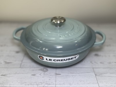 Le Creuset Enameled Cast Iron Signature French Oven Stew Pot 2.5-Qt. Sea Salt
