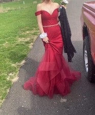 Red Sequined Plunge Prom Dress Women's US Size 2 David s Bridal With Bag