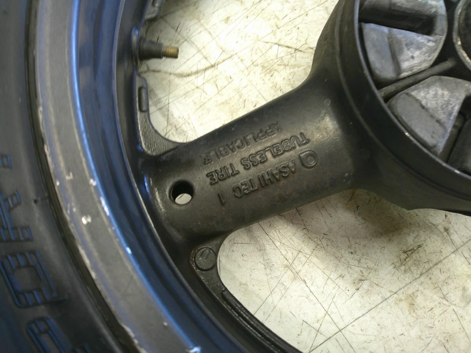 Задний обод колеса 1998-2003 Suzuki Katana 750 GSX750F - Изображение 4 из 4