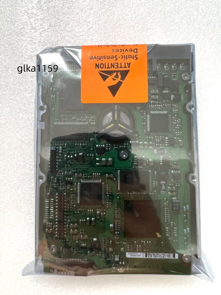 Seagate (ST3146807LW) 147GB 10000 RPM 3.5" 68-Pin Ultra320 SCSI Hard Drive - Image 2 of 3