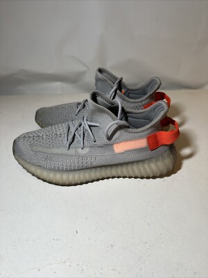 Pre-Owned - Size 7 - Adidas Yeezy Boost 350 V2 Tail Light - FX9017