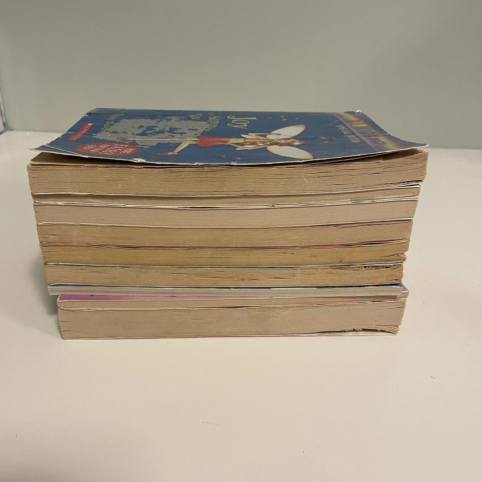 Rainbow Magic Fairy Lot of  9 Paperback Books for Young Readers - Daisy Meadows - Image 4 of 4