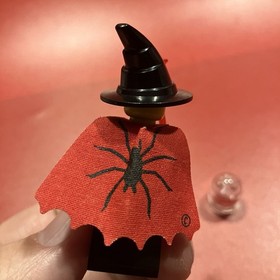 LEGO Fright Knight Willa The Witch Minifigure Cape Wand Crystal Ball 6037 6087