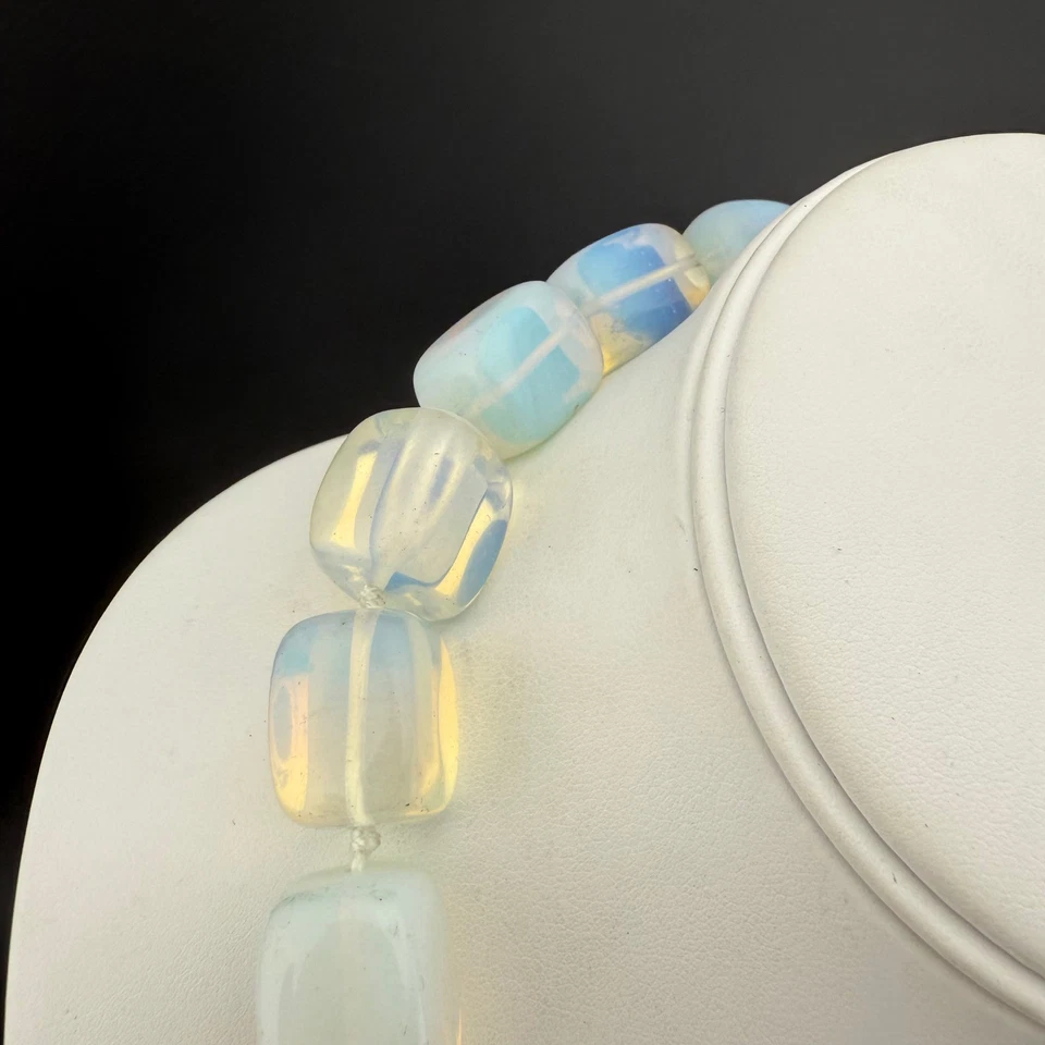 Gargantilla con broche de langosta tono plata collar de cuentas de vidrio opalita Foto 2 de 4