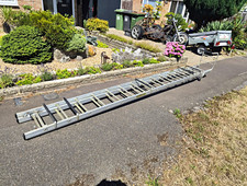 Extending Alloy Roof Ladder. 160 kg Load Capacity. 4mt to 6.5mt Length.