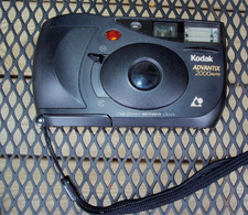 Kodak Advantix 2000 Auto 35mm Point  Shoot Film Camera w/FILM ROLL-PARTS/REPAIR