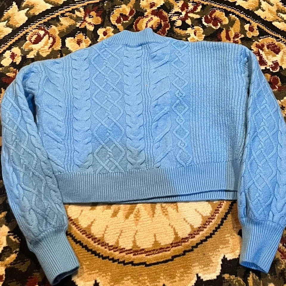 Suéter Cami nyc 100 % lana recortado bebé azul para mujer tejido con cable talla pequeña Foto 3 de 4