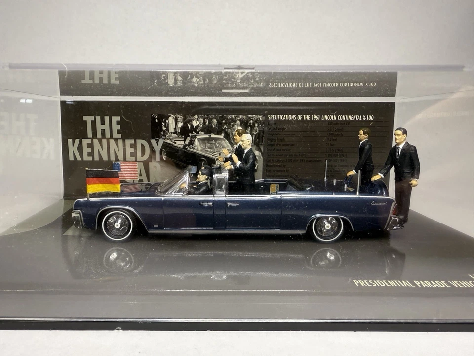 Minichamps 1:43 Lincoln Continental X-100 JFK Parade Car Berlin 1963 w/ Case C24 - Image 2 of 4