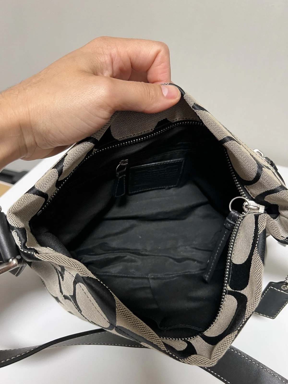 Borsa a tracolla firmata Coach F15068 marrone nero tela pelle