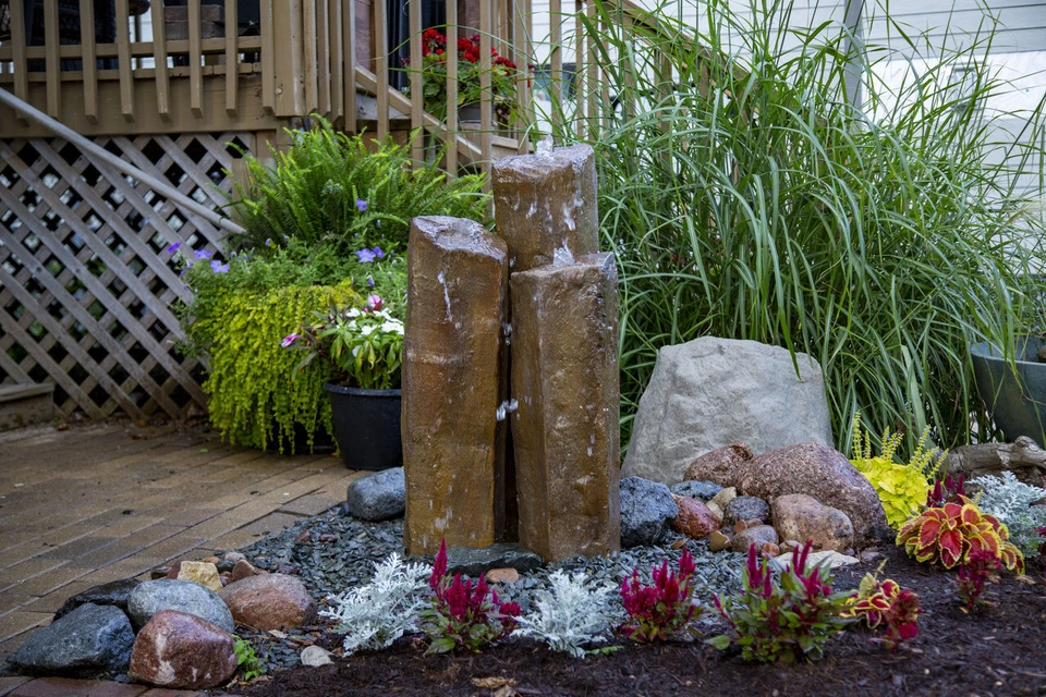 Columnas de fuente ligeras de basalto sintético Aquascape - 18, 24, 30 y 36 pulgadas Altura Foto 2 de 4