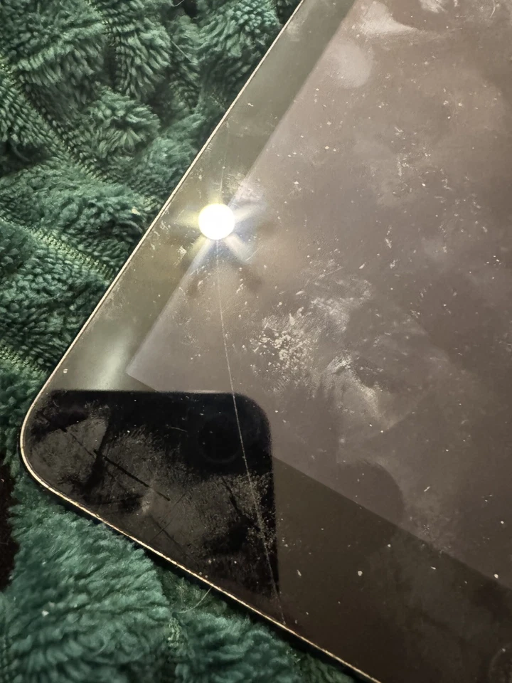 Ipad Air 1st Generation A1475 34Gb Wifi 9.7 Inches Space Grey Crack On Screen - Image 3 of 4