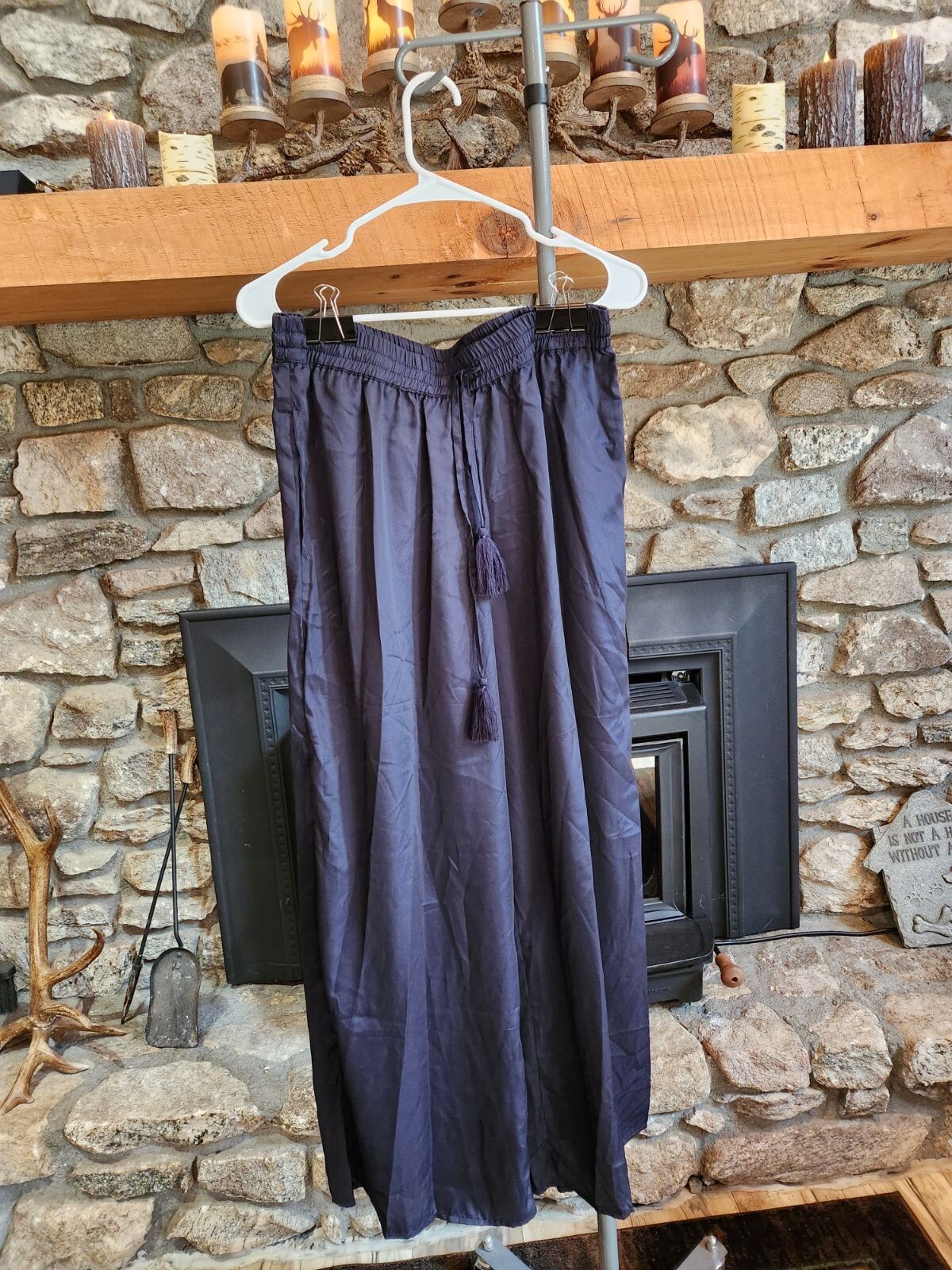 tahari pants, navy blue, size M, lightweight/airy