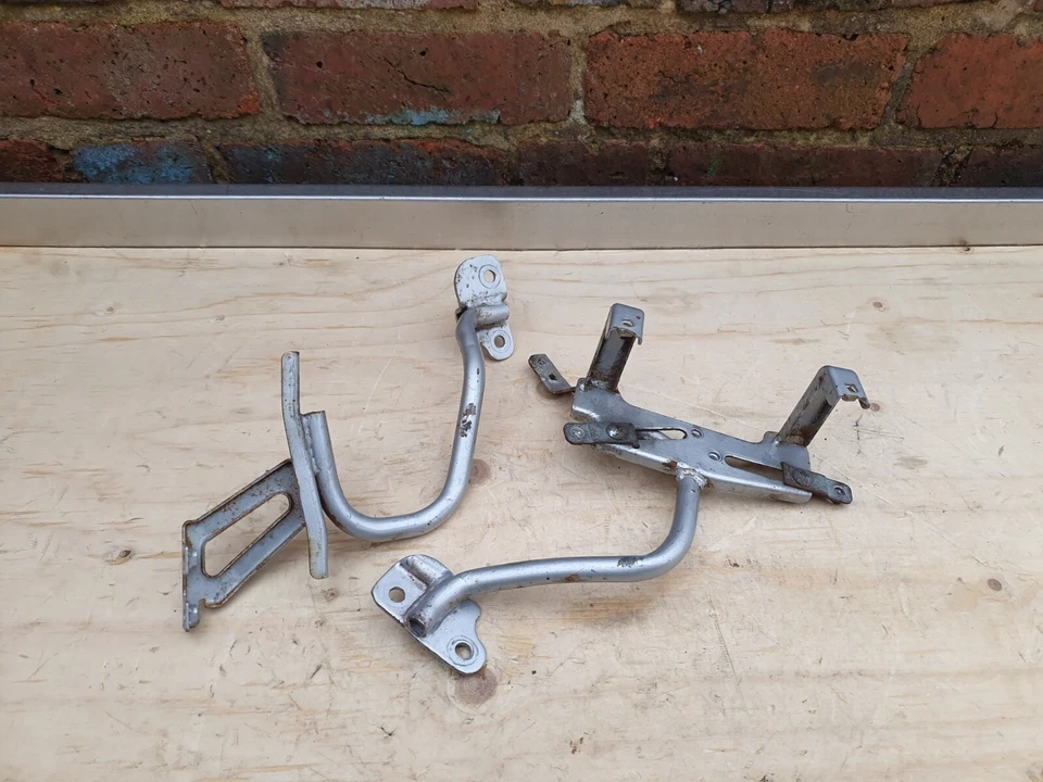 Hyosung  Aquila  GV250 2008  EFi   Ignition Coil Mounting Bracket — 第 2/4 张图片