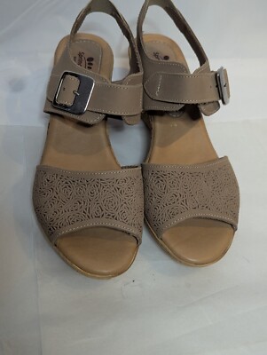 Spring Step Leather Wedge Sandals Sz 10 Beige Tan Italy Beach Officecore 