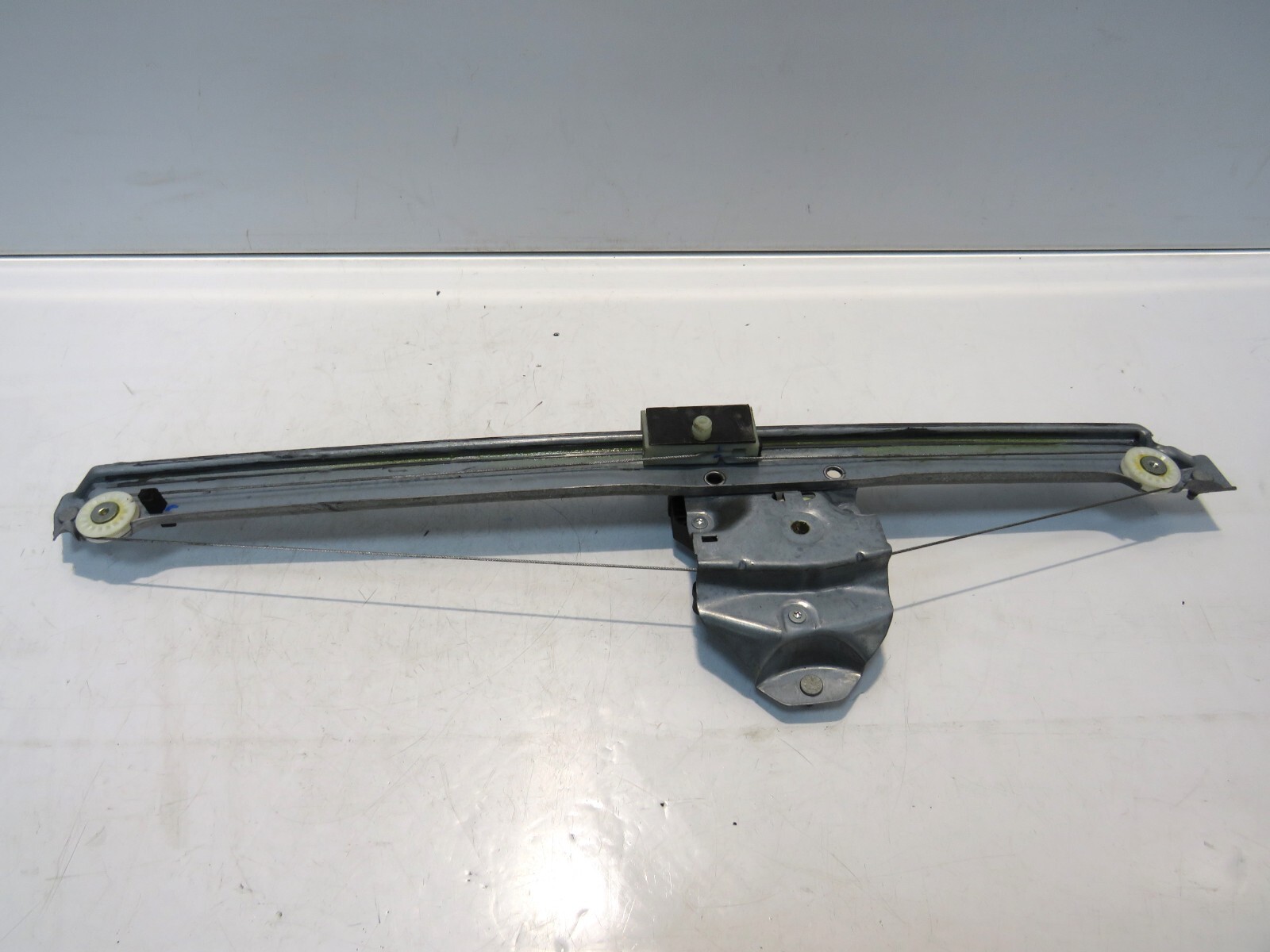 RENAULT TRAFIC VAN 2014-18 NEARSIDE LEFT FRONT WINDOW MOTOR & REGULATOR    R8332 thumbnail 3