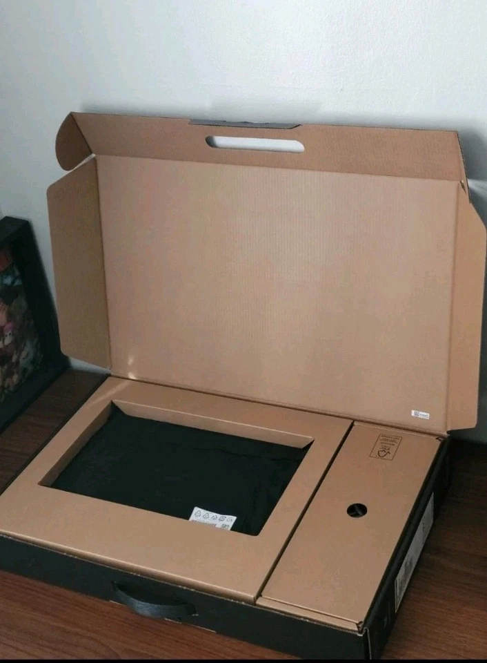 Portátil Acer Predator Helios Neo 16S AI 9 275HX RTX 5070 Ti 32 GB 1 TB Oled HDR 2k+ Foto 4 de 4