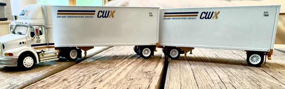 Semi fundido a presión Tonkin Con-way Western Express CWX 1/53 con remolque tándem Foto 3 de 4