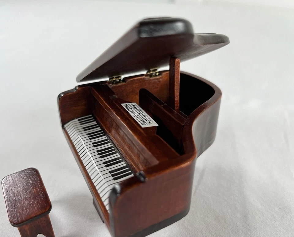 Piano de cola miniatura Bombay Dollhouse 1:12 con taburete caoba vintage con caja C1108 Foto 3 de 4